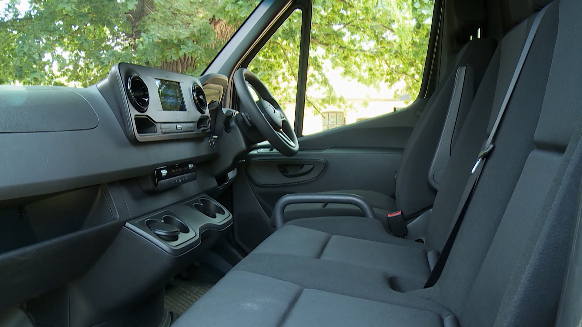 MERCEDES-BENZ SPRINTER 211CDI L2 DIESEL FWD Electric Lease